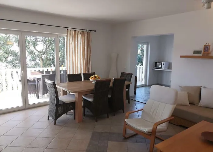 A & A Luxury Apartman *