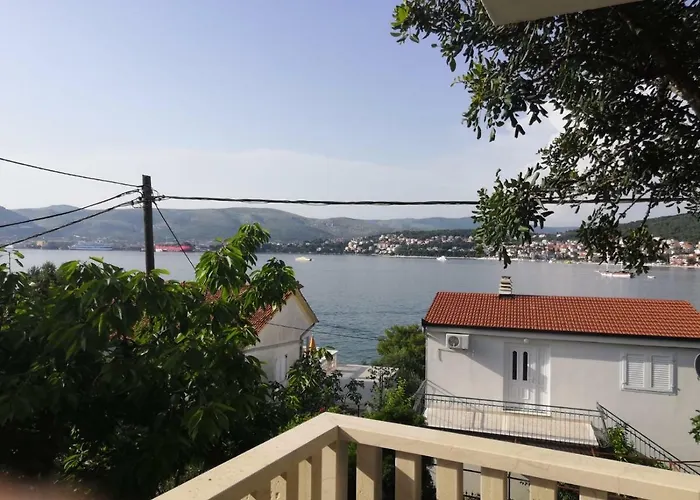 A & A Luxury Apartman *