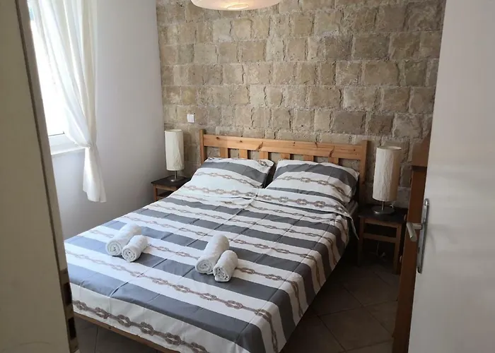 A & A Luxury Apartman *